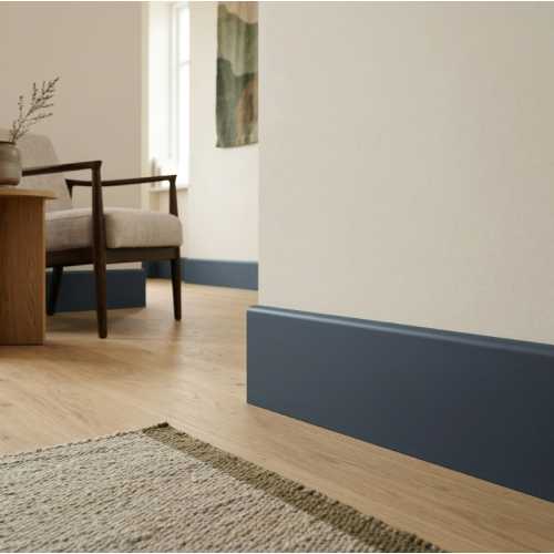 Фото Плинтус QUART вспененный ПВХ QUART, Темно-серый 7031 (80*26.5*2200)