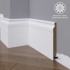 Белый плинтус