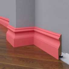 Плинтус крашеный